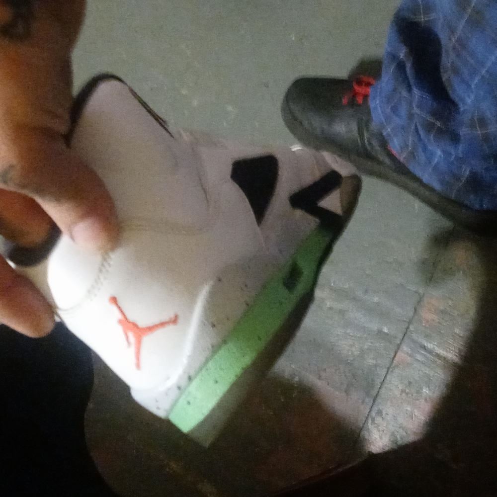 Custom 8 JORDANS - Picture 3 of 4